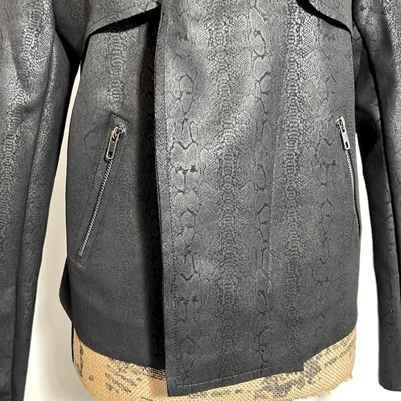 ANTHROPOLOGIE - SOLITAIRE | Black Animal Print Blazer. Sz. M - Picture 3 of 11